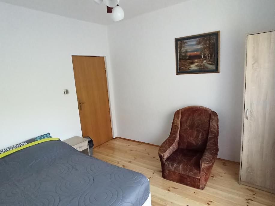 Pokoj W Warszawie-Wawer Varsavia Esterno foto